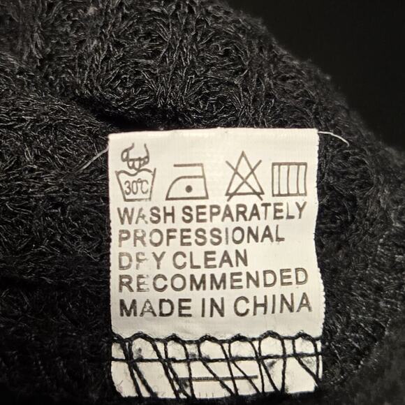 Miholl LARGE BLACK Waffle Knit Pullover V-Neck Statement Sleeve Boho Crochet - Picture 9 of 10